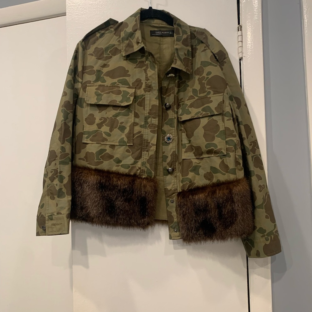 Zara camo-fur  jacket